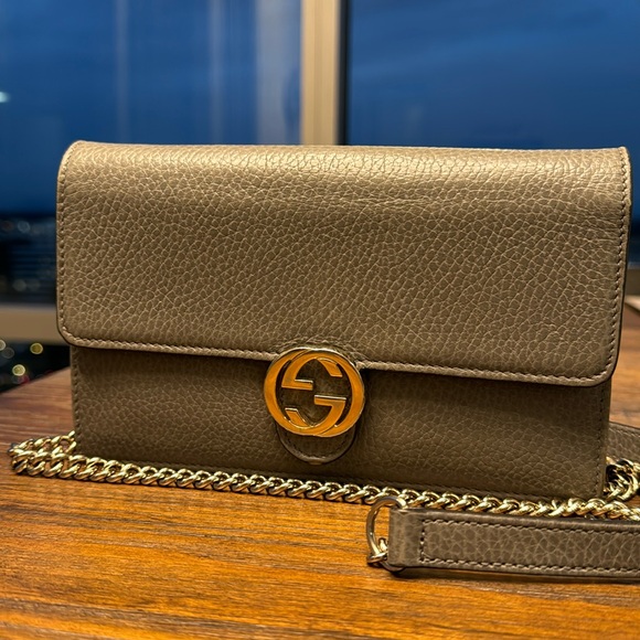 Authentic GUCCI Grey Wallet on a Chain Crossbody - Picture 2 of 16